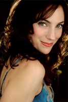 Laura Shoop headshot