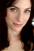 Laura Shoop headshot