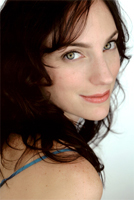 Laura Shoop headshot