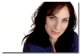 Laura Shoop Headshot 2